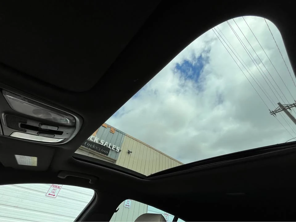2018 Kia Stinger GT - Image 17 of 20