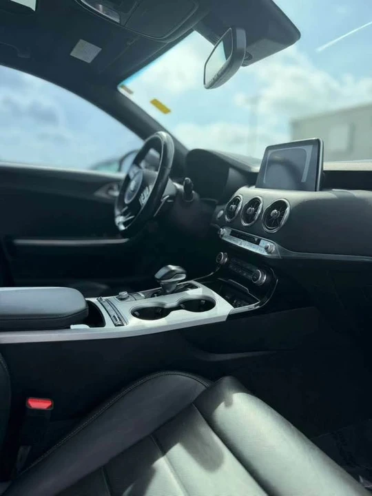 2018 Kia Stinger GT - Image 9 of 12