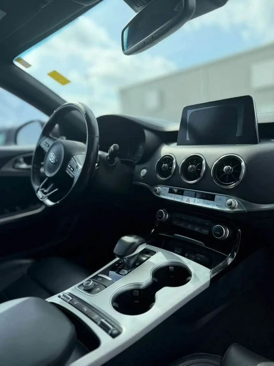 2018 Kia Stinger GT - Image 8 of 12