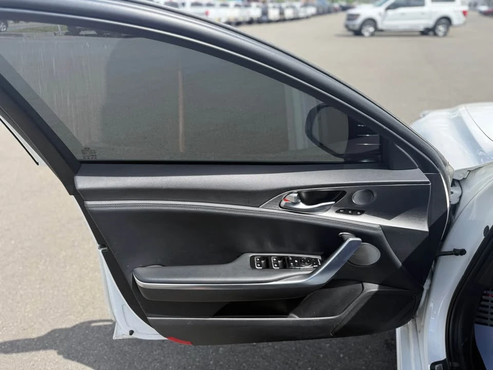 2018 Kia Stinger GT - Image 12 of 15
