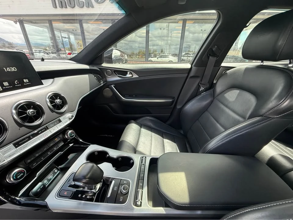 2018 Kia Stinger GT - Image 9 of 15