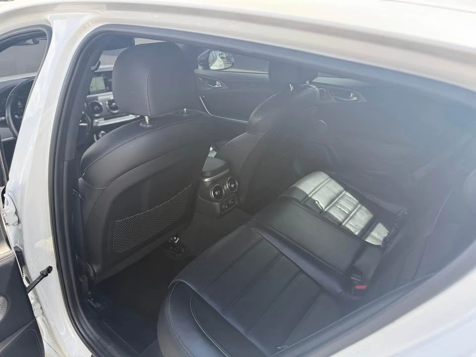 2018 Kia Stinger GT - Image 14 of 15