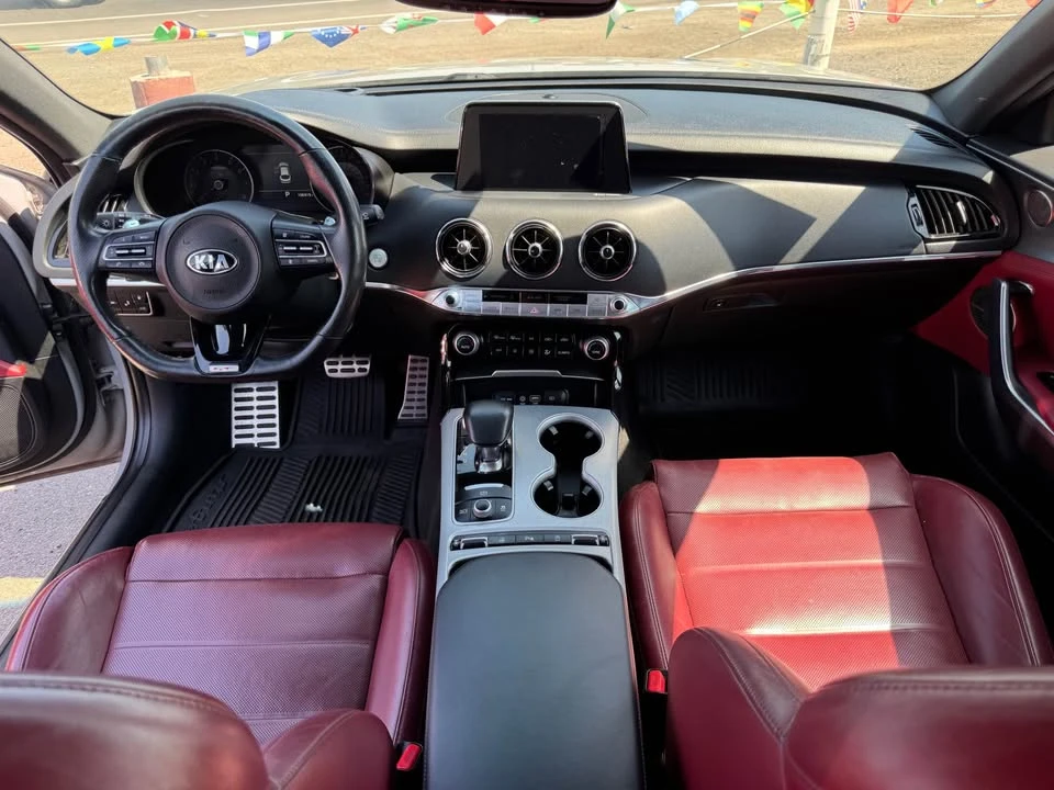 2018 Kia Stinger GT - Image 11 of 12