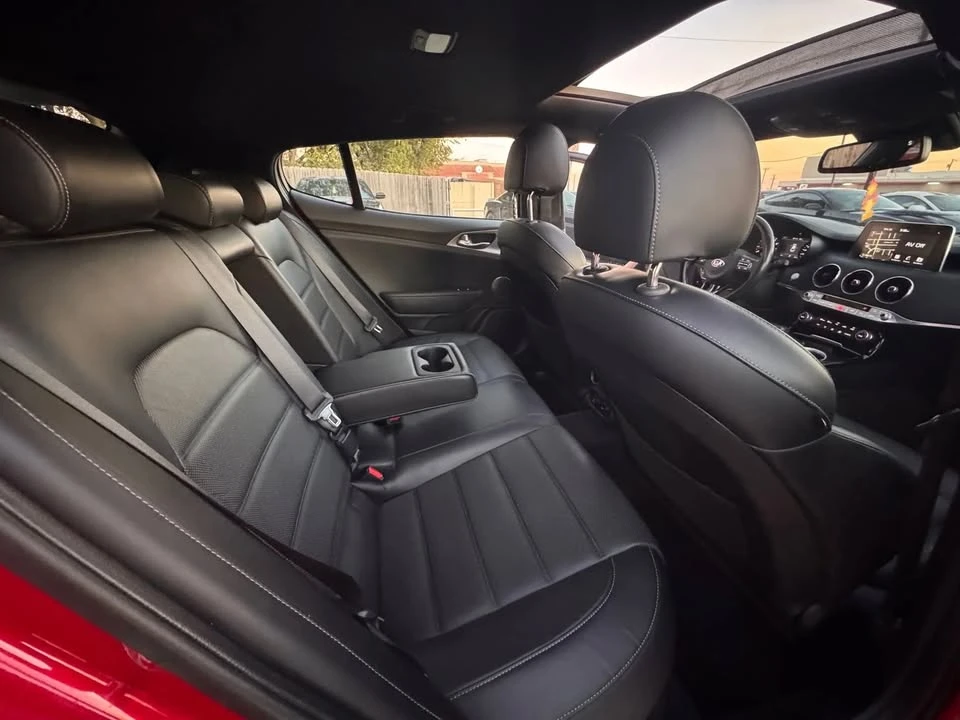 2018 Kia Stinger GT - Image 14 of 20