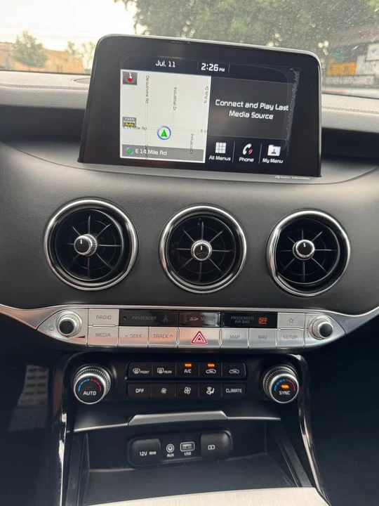 2018 Kia Stinger GT - Image 11 of 12
