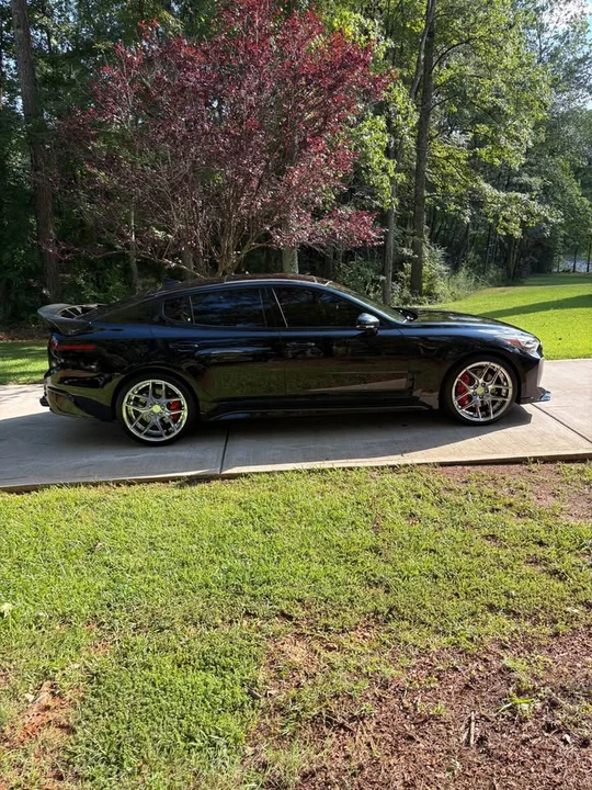 2018 Kia Stinger GT - Image 9 of 16