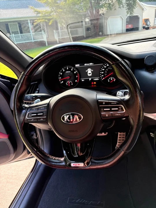 2018 Kia Stinger GT - Image 14 of 16