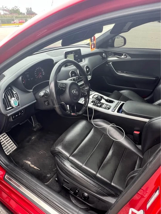 2018 Kia Stinger GT - Image 9 of 11