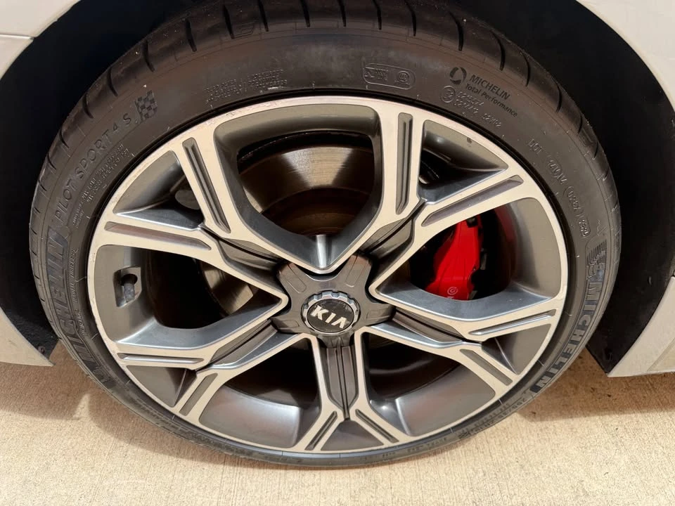 2018 Kia Stinger GT - Image 18 of 20