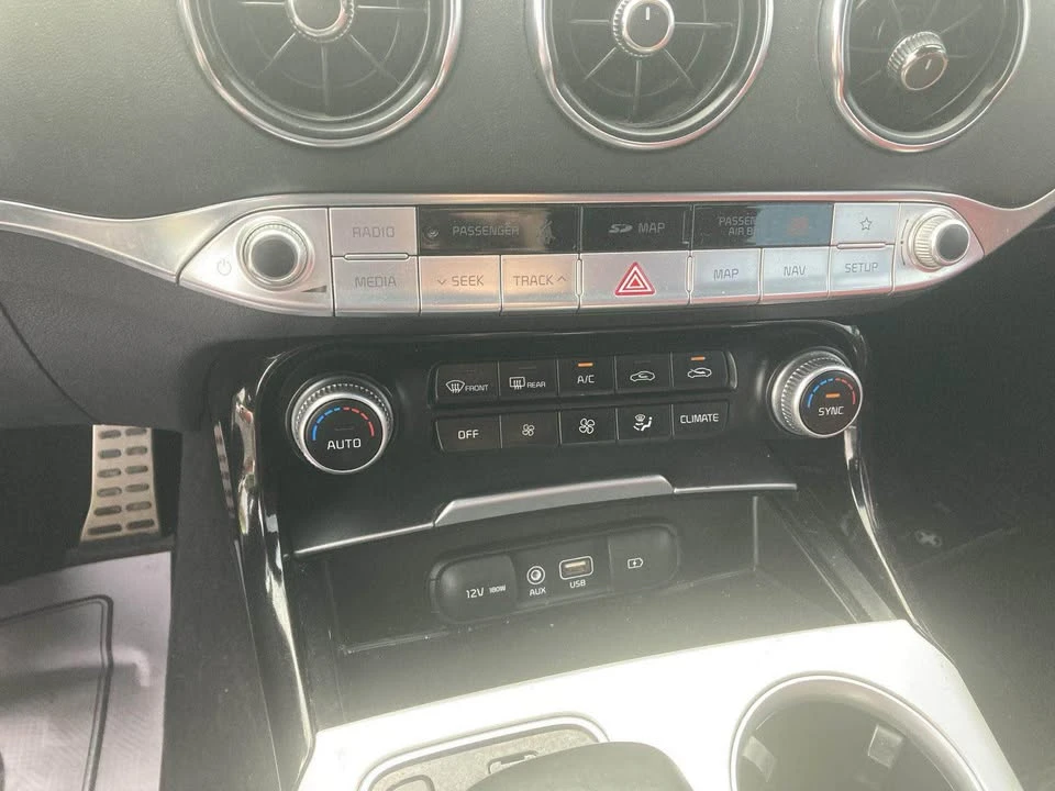 2018 Kia Stinger GT - Image 13 of 16