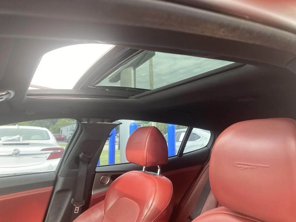 2018 Kia Stinger GT - Image 15 of 16