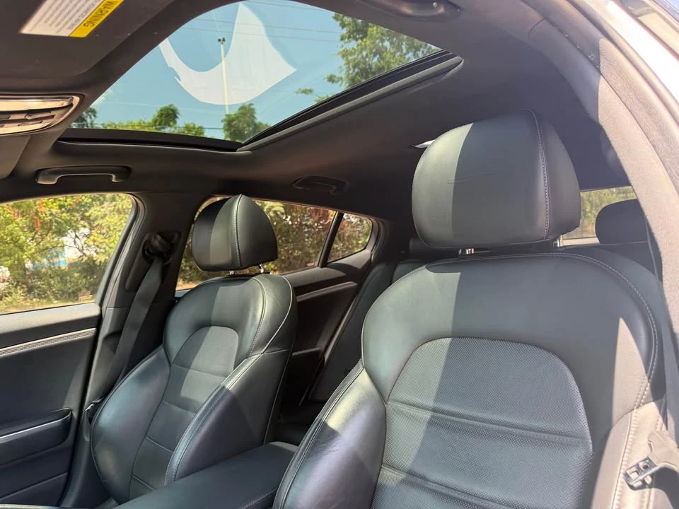 2018 Kia Stinger GT - Image 7 of 15