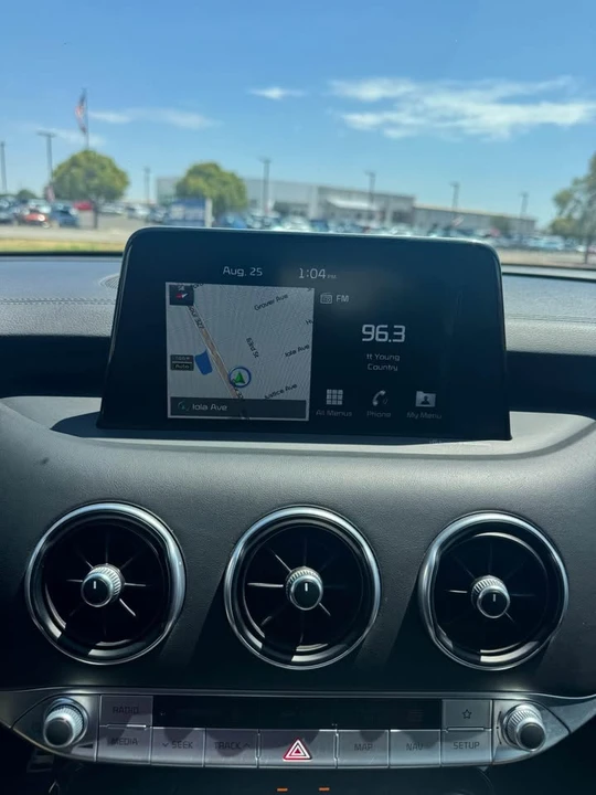 2018 Kia Stinger - Image 10 of 15