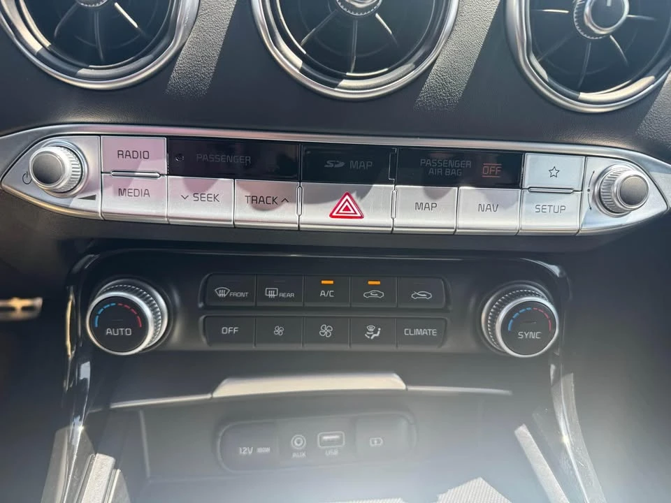2018 Kia Stinger - Image 12 of 15