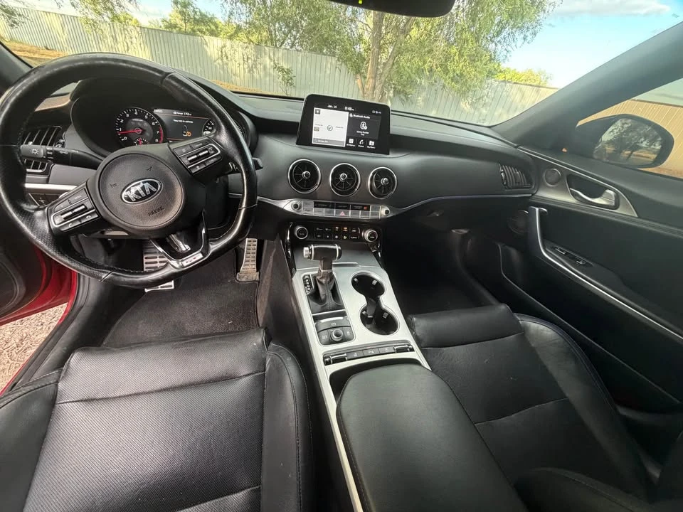 2018 Kia Stinger GT - Image 8 of 10