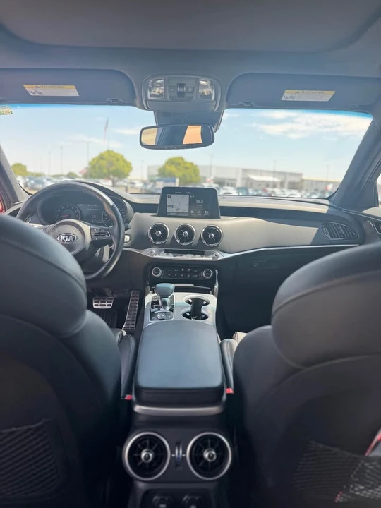 2018 Kia Stinger - Image 8 of 15