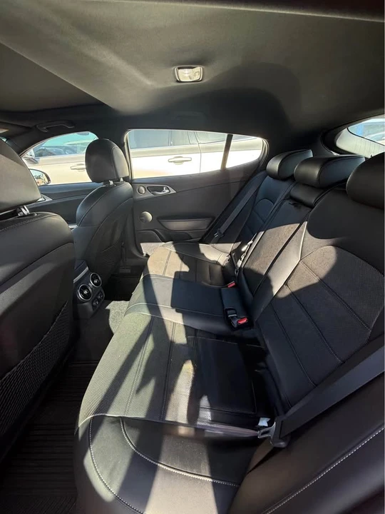 2018 Kia Stinger - Image 6 of 8