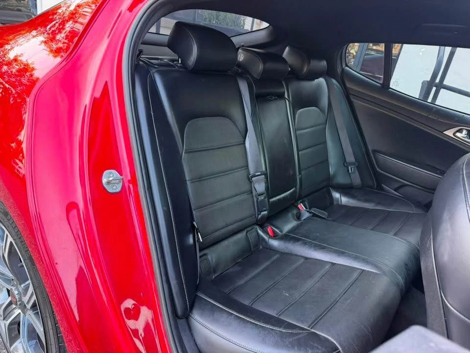 2018 Kia Stinger GT - Image 15 of 19