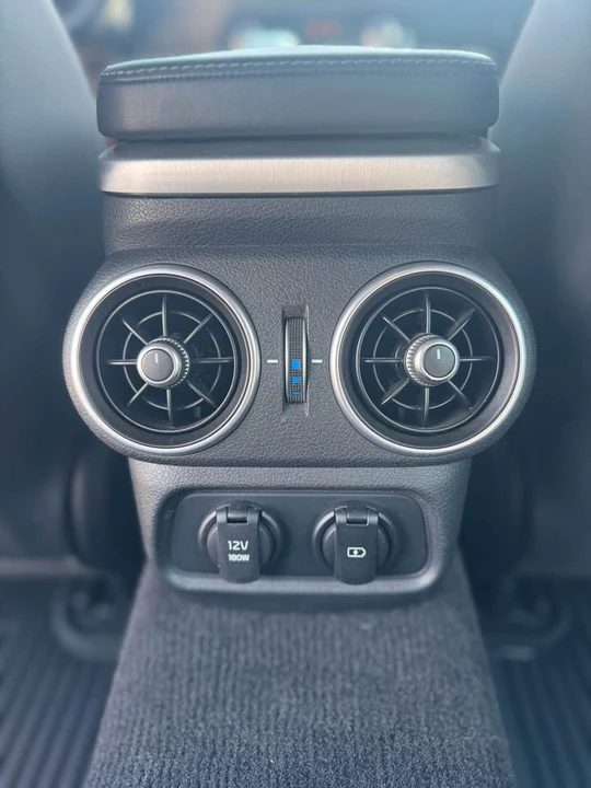 2018 Kia Stinger - Image 7 of 15
