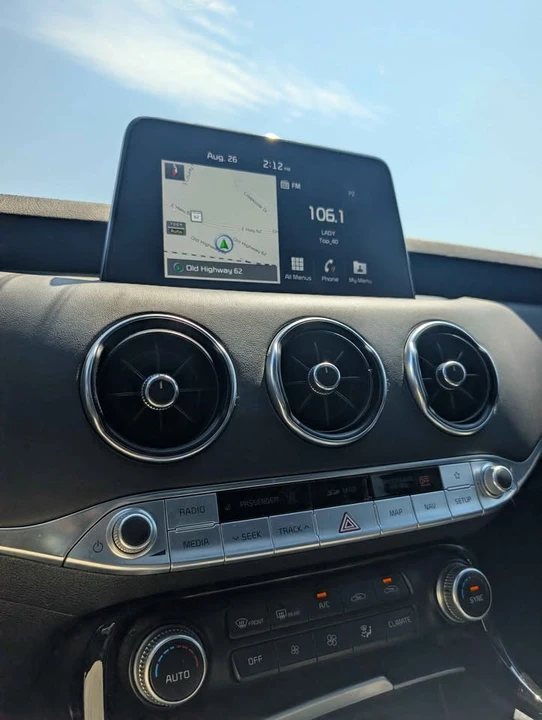 2018 Kia Stinger GT - Image 12 of 18