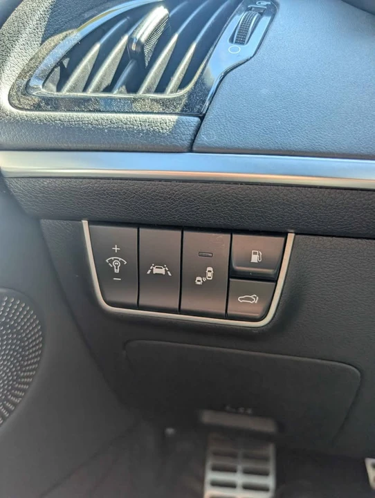 2018 Kia Stinger GT - Image 15 of 18