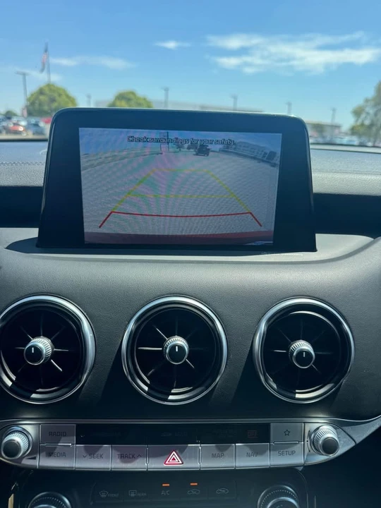 2018 Kia Stinger - Image 11 of 15