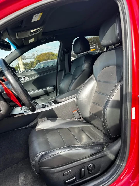 2018 Kia Stinger GT - Image 8 of 10