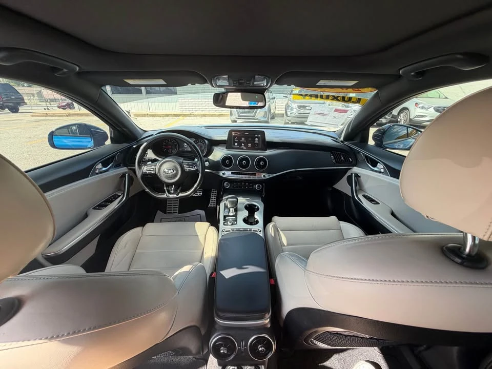 2018 Kia Stinger GT - Image 17 of 20