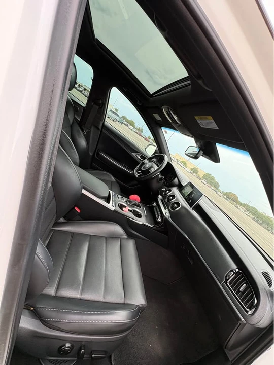 2018 Kia Stinger GT - Image 11 of 18