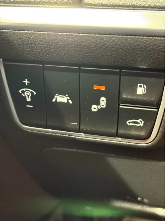 2018 Kia Stinger GT - Image 17 of 18