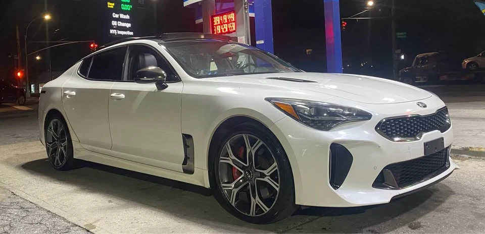 2018 Kia Stinger - Image 2 of 11