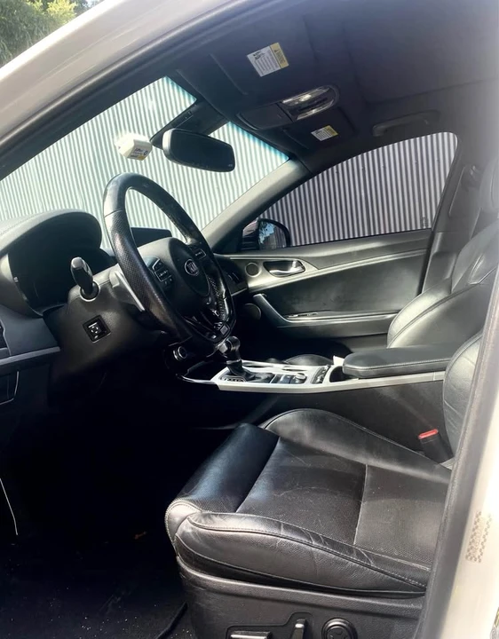 2018 Kia Stinger - Image 8 of 11