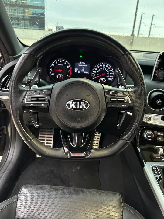 2018 Kia Stinger - Image 7 of 16