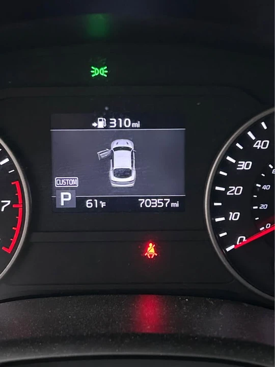 2018 Kia Stinger - Image 13 of 16