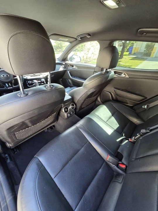 2018 Kia Stinger GT - Image 9 of 15