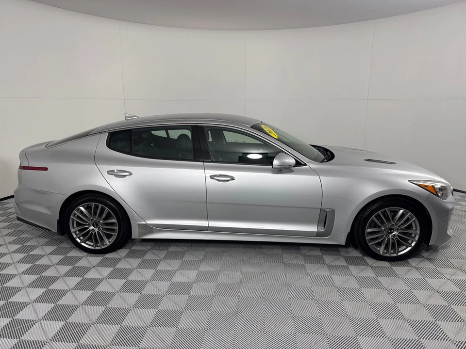 2018 Kia Stinger - Image 4 of 12