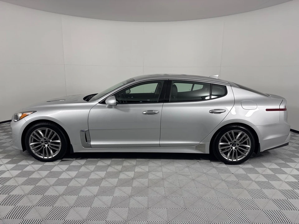 2018 Kia Stinger - Image 8 of 12