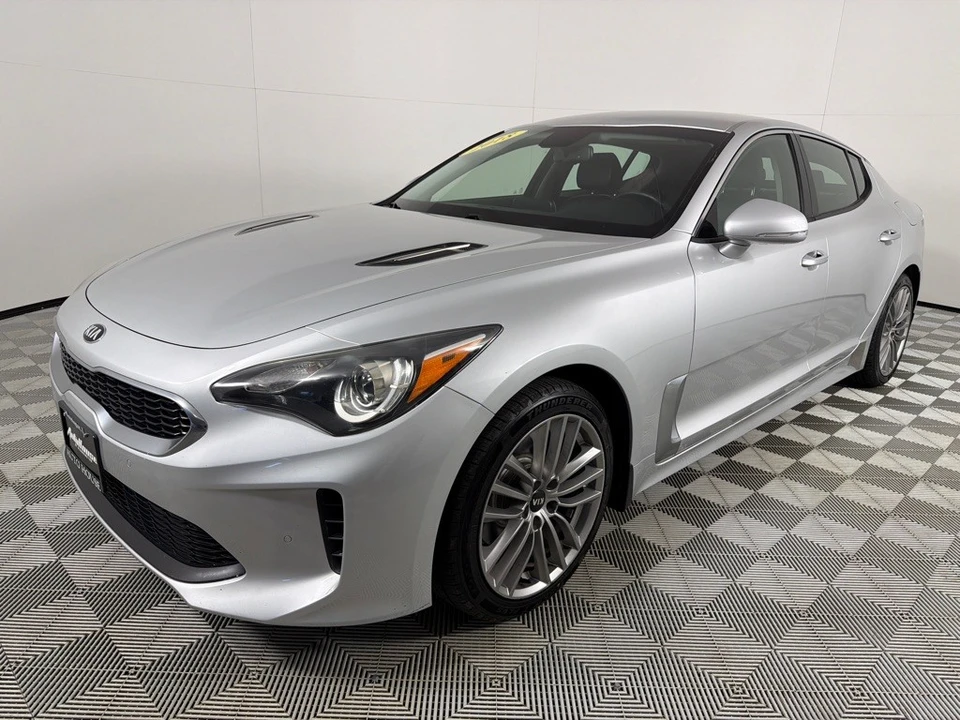 2018 Kia Stinger - Image 10 of 21