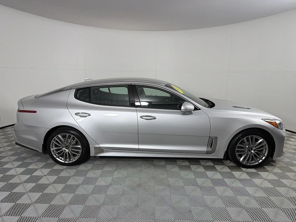 2018 Kia Stinger - Image 4 of 21