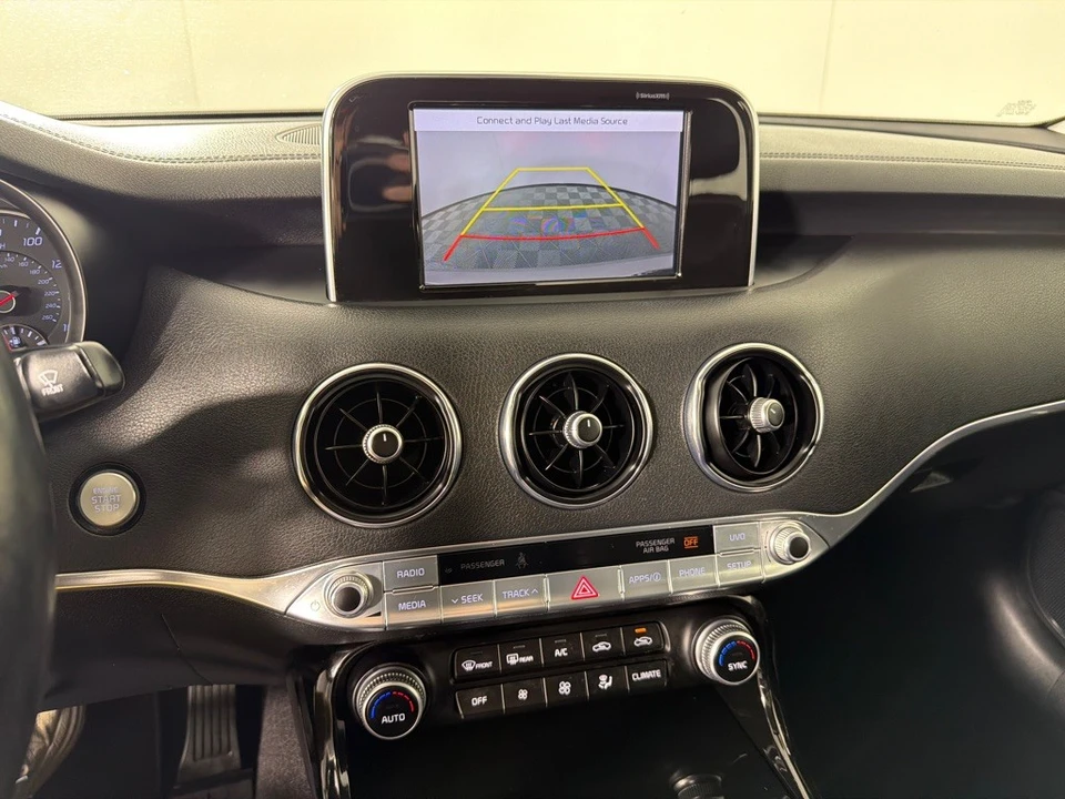 2018 Kia Stinger - Image 18 of 21