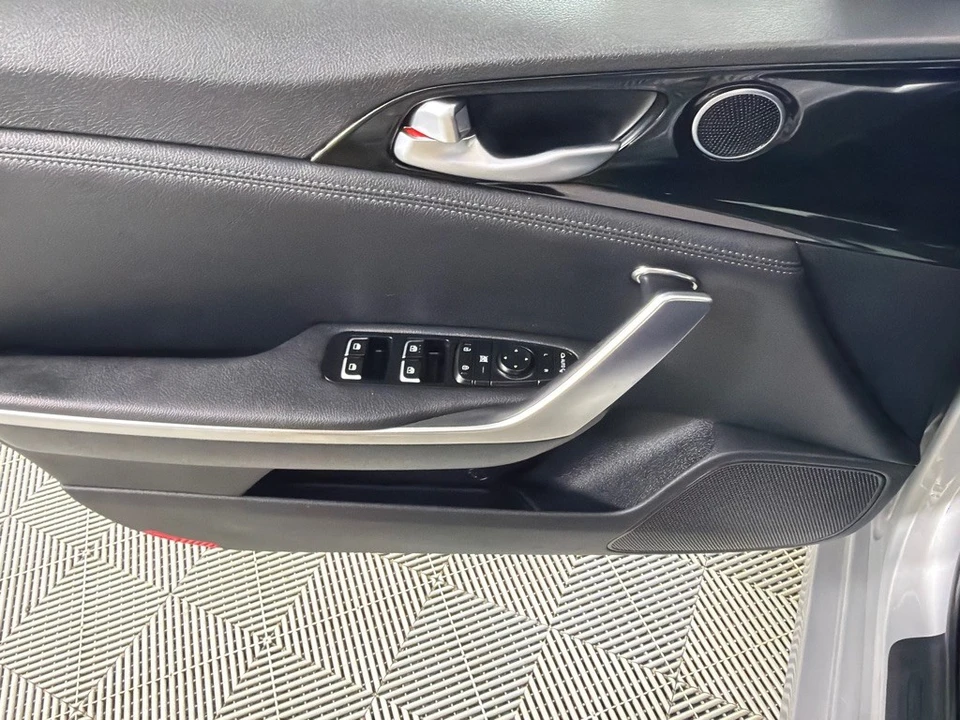 2018 Kia Stinger - Image 12 of 21