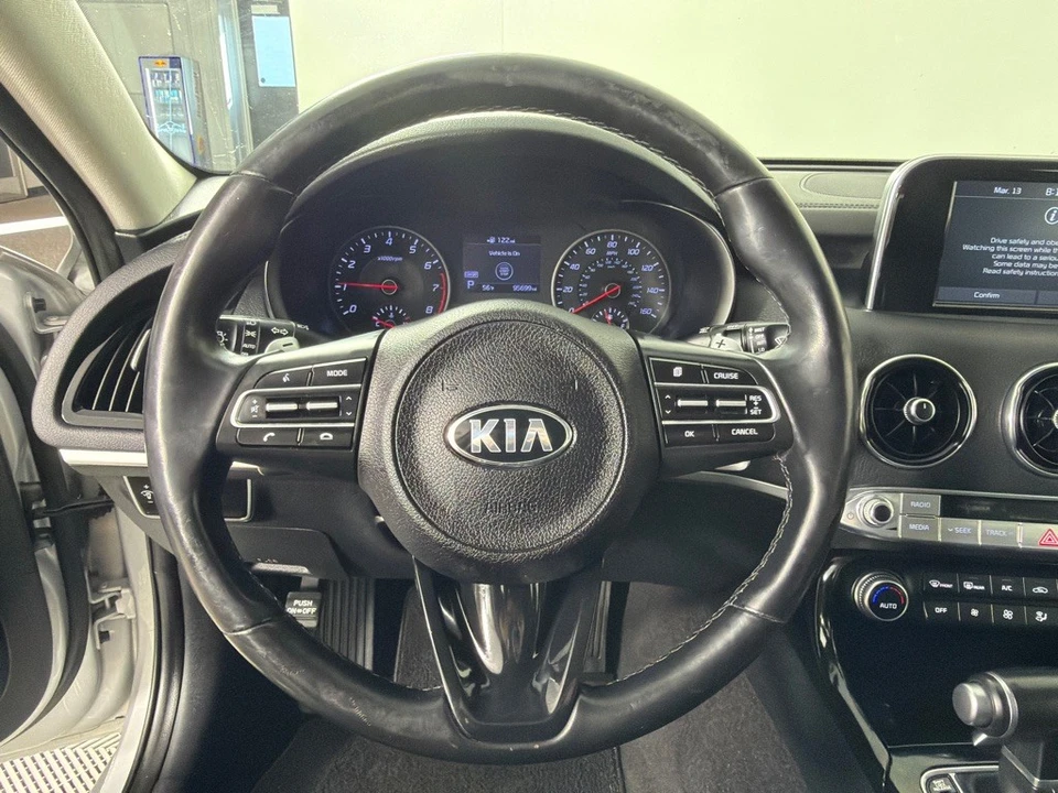 2018 Kia Stinger - Image 16 of 21