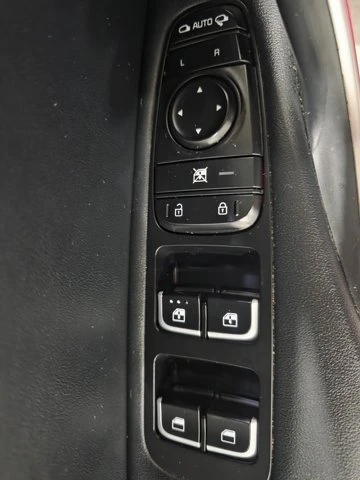 2018 Kia Stinger - Image 18 of 20