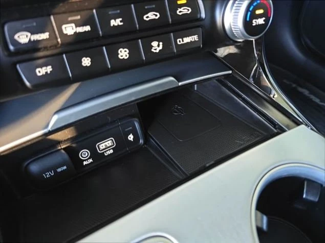 2018 Kia Stinger - Image 17 of 19