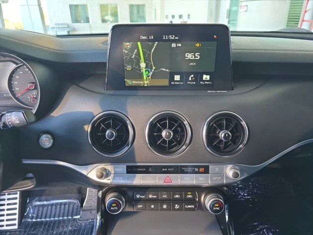 2018 Kia Stinger - Image 13 of 19