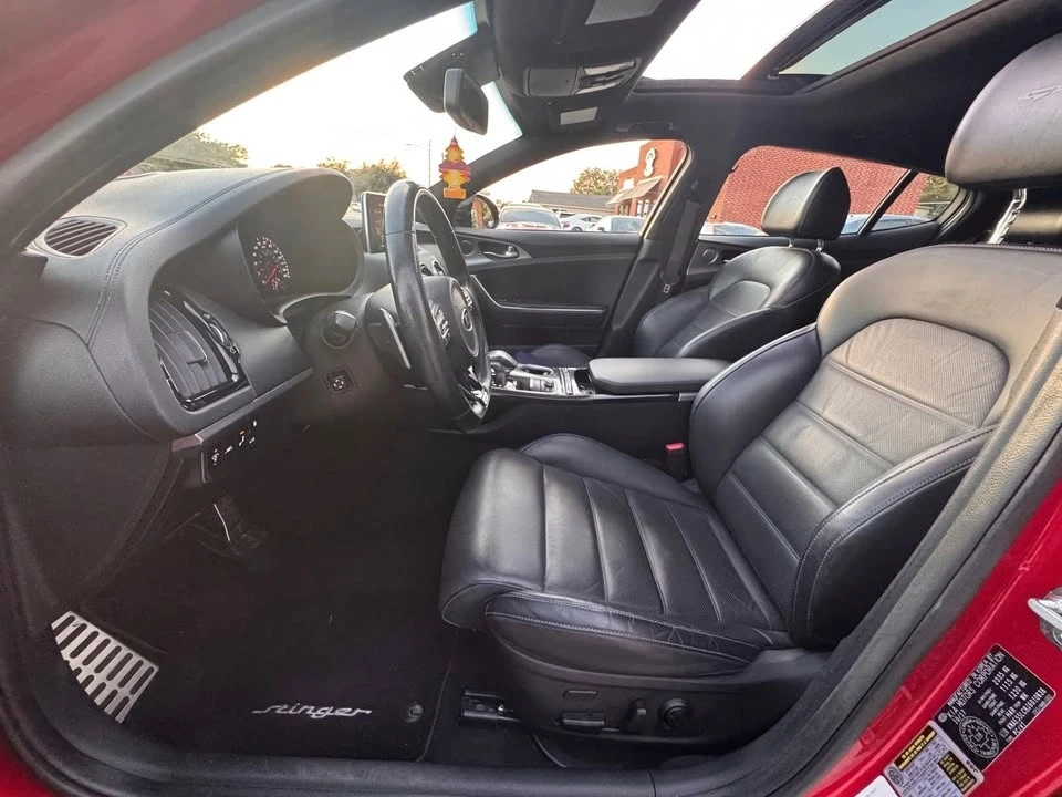2018 Kia Stinger - Image 11 of 19