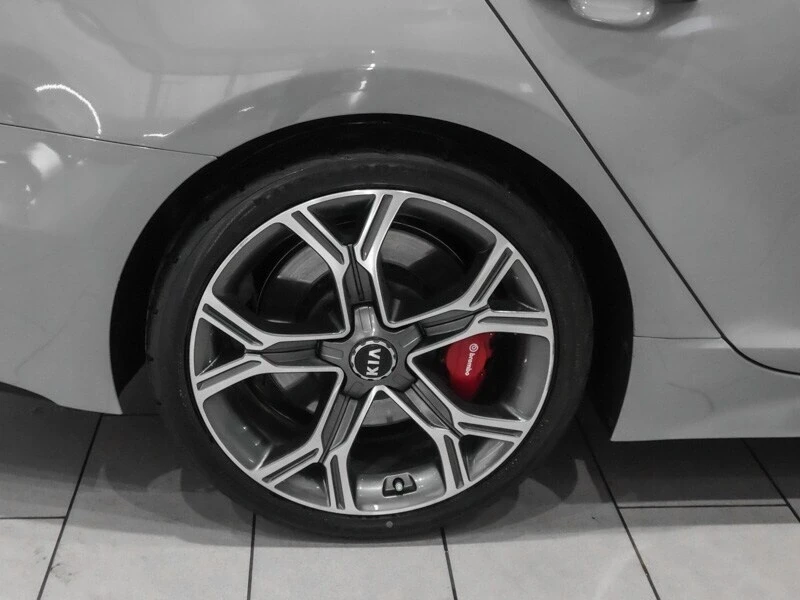 2018 Kia Stinger - Image 7 of 10