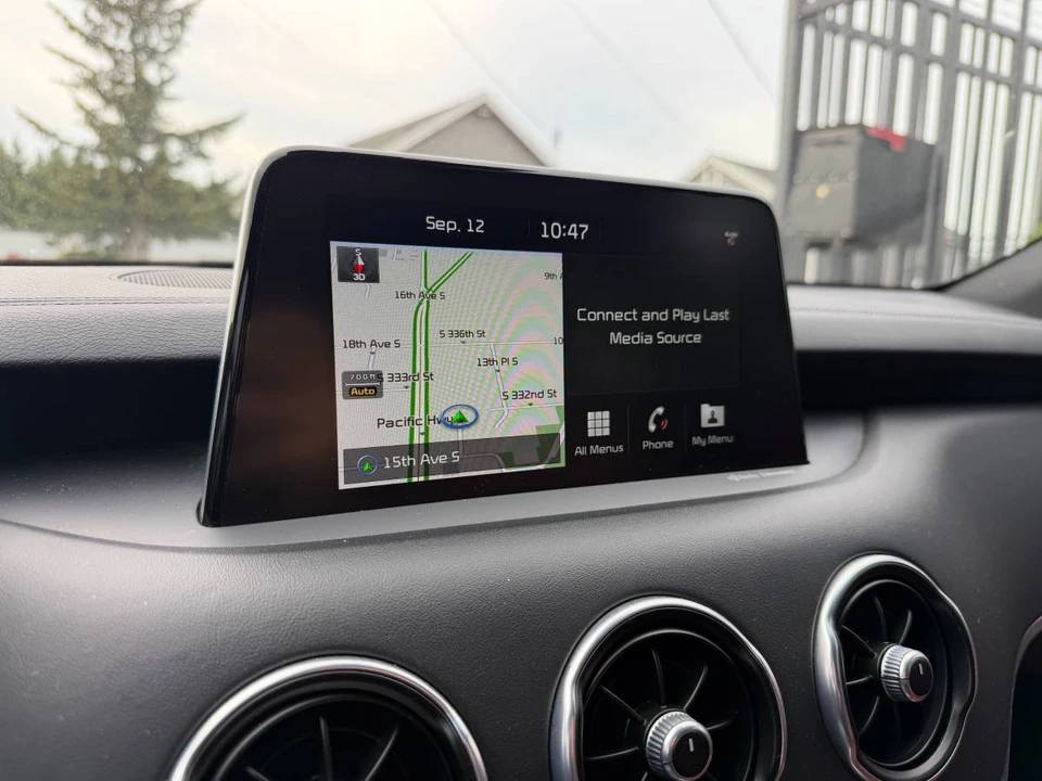 2018 Kia Stinger - Image 13 of 17