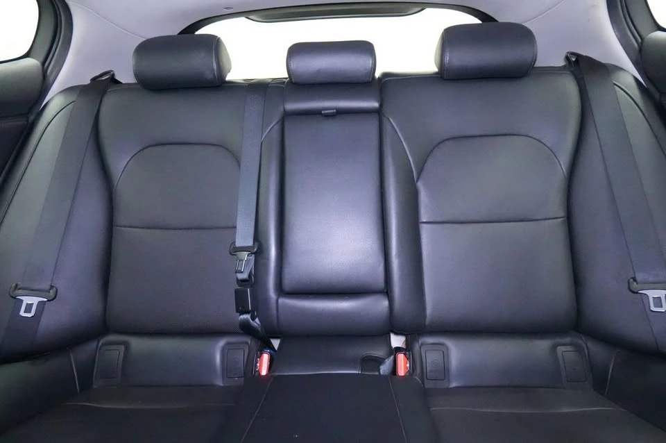 2018 Kia Stinger - Image 16 of 20