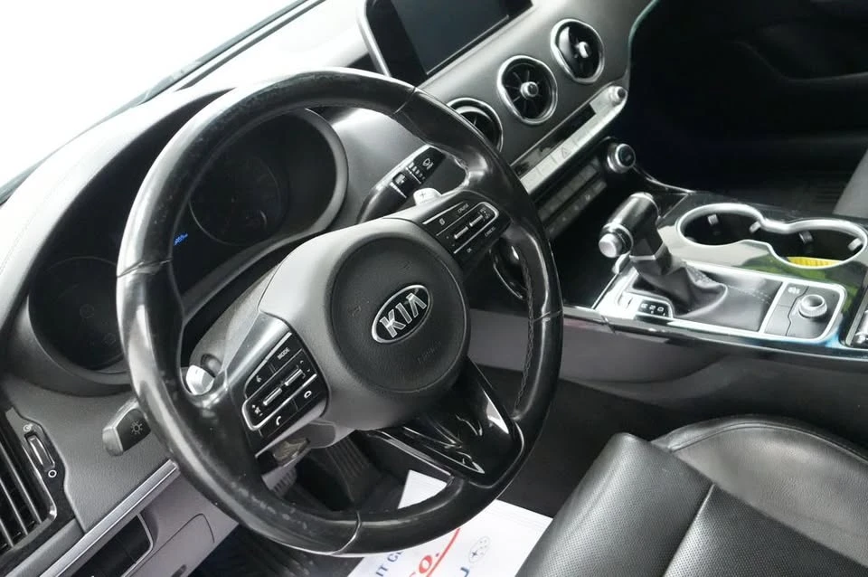 2018 Kia Stinger - Image 10 of 20